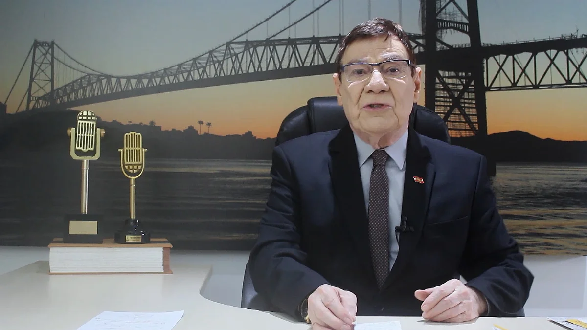 Luiz Carlos Prates. A relação com o trabalho é o assunto do comentário