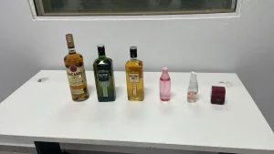 Perfumes, tênis e bebidas: homem é preso após série de furtos no centro de Rio do Sul