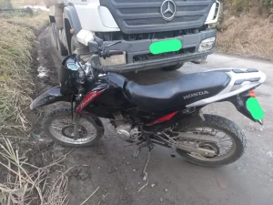 Motociclista fica ferido em acidente envolvendo caminhão, em Petrolândia