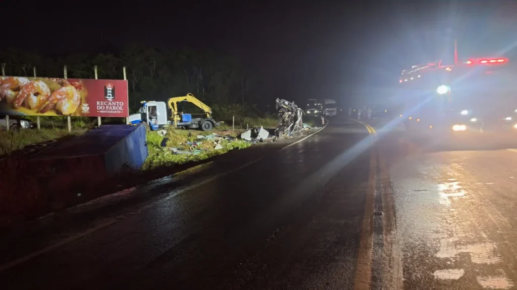 Acidente entre dois caminhões mata motorista e deixa outro condutor em estado grave, em SC