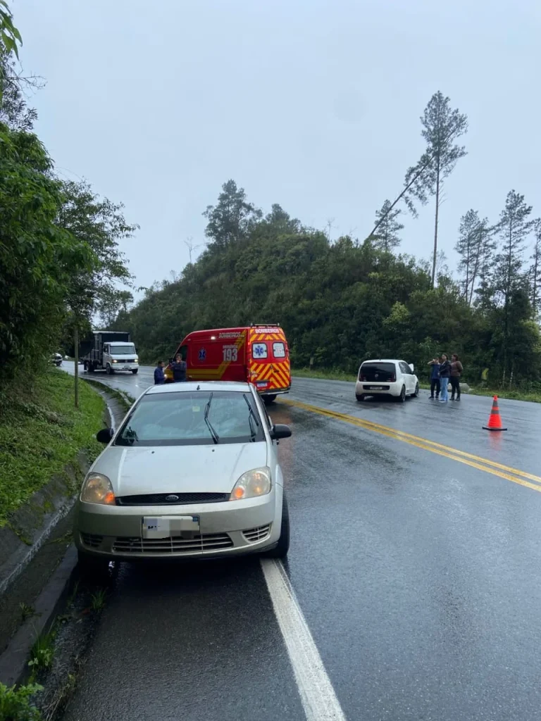 Idoso de 73 anos fica ferido em acidente na BR-470, em Pouso Redondo