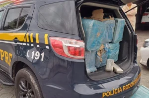 Fuga alucinada: homem tenta escapar de abordagem no Contorno da BR-101 mas é preso com 319 quilos de maconha