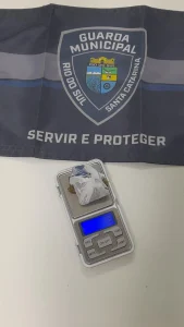 Homem é conduzido à delegacia por posse de drogas em Rio do Sul
