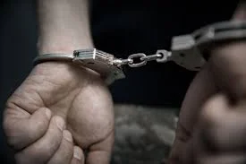 Homem com mandado de prisão por homicídio é preso em Rio do Sul