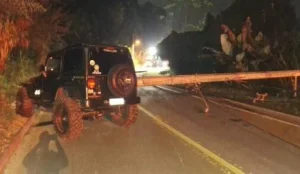Motorista perde controle e bate em poste em Pomerode