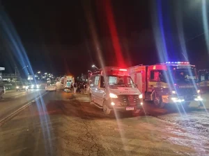 Três pessoas ficam feridas em acidente envolvendo carro, caminhonete e caminhão, na BR-470, em Rio do Sul