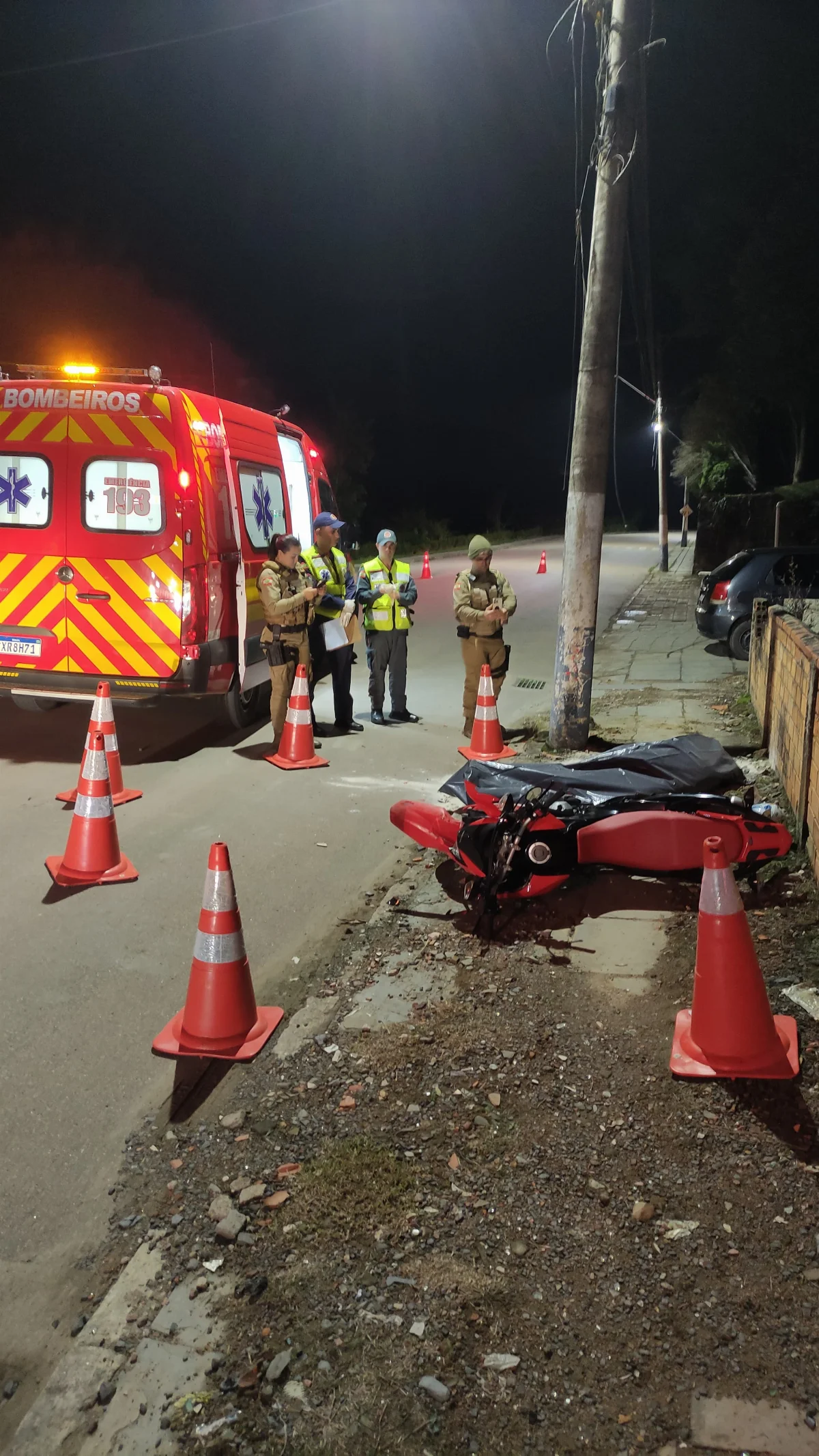 Jovem morre ao bater moto contra poste, na madrugada deste sábado (07) em Trombudo Central