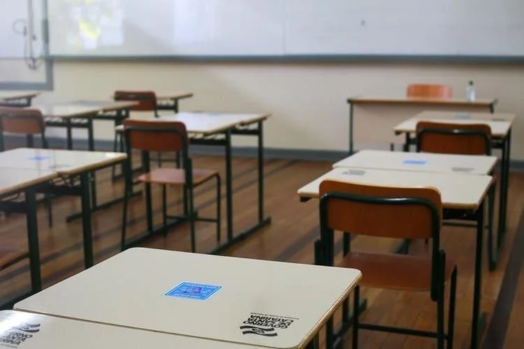 Professora é encaminhada ao hospital após ser agredida por aluno de 11 anos