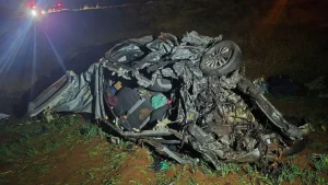 Duas crianças e três adultos morrem em acidente, no Paraná, envolvendo carro de Blumenau