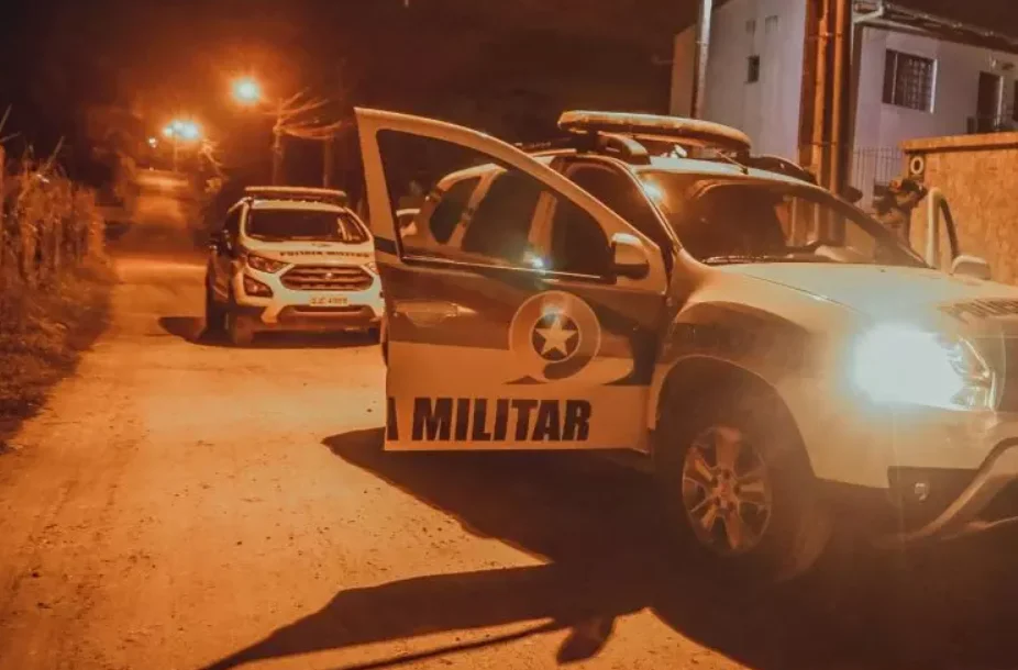 Pai e filha são detidos por tráfico de drogas após tentativa de fuga da polícia
