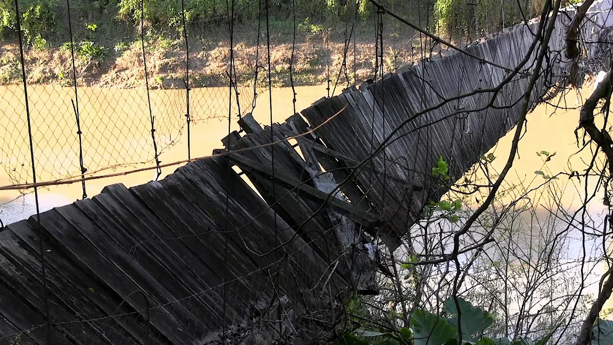 Moradores cobram reforma em estrutura atingida pela enchente de 2023