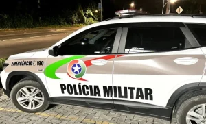 Morador é agredido após ter apartamento invadido por três homens, em Timbó