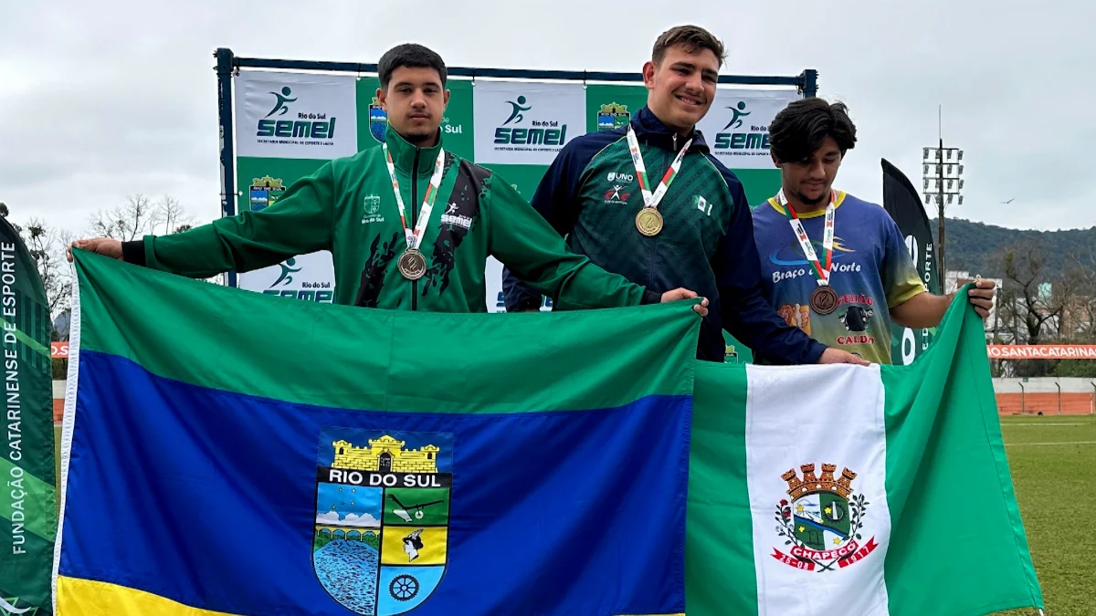 Final de semana movimentado teve dois troféus conquistados por Rio do Sul. Denúncia de caso de injúria racial também chamou atenção nos últimos dias