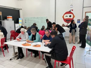 Oficina ensina idosos de Ibirama a usar o celular com simplicidade e segurança