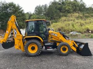 Prefeitura de Ibirama recebe novos equipamentos para reforçar a manutenção das estradas