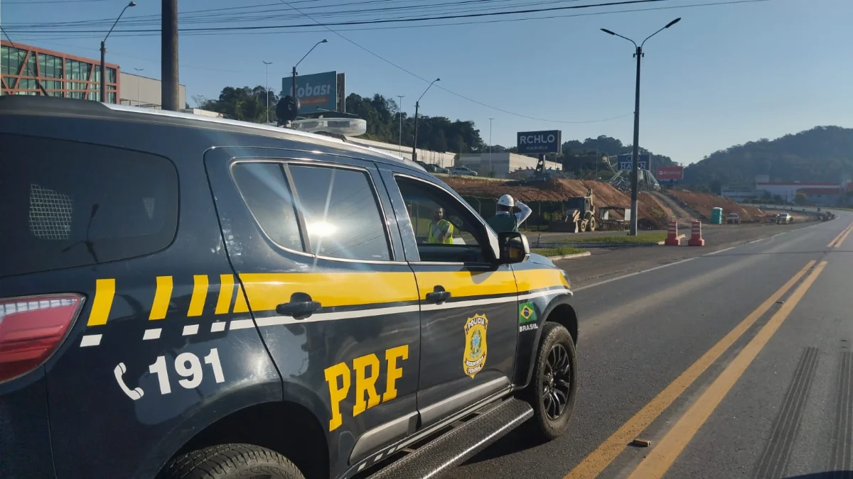 Vazamento de gás motiva evacuação de shopping e bloqueio da BR-470, em Blumenau