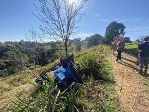 Adolescentes ficam feridas em acidente com trator em Rio do Sul