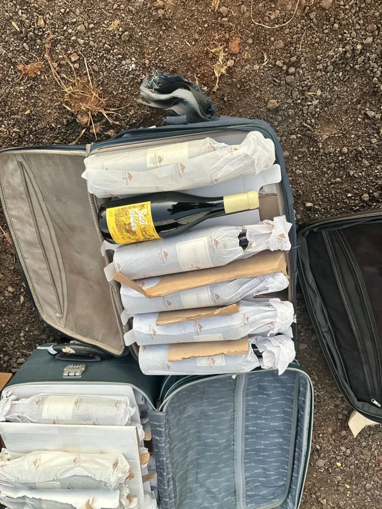 Mercadoria irregular: polícia apreende garrafas de vinho com passageiro de ônibus em SC