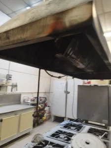 Bombeiros controlam incêndio em fritadeira industrial de restaurante em Rio do Sul