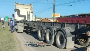Acidente entre carreta e bicicleta resulta na morte de ciclista em Navegantes