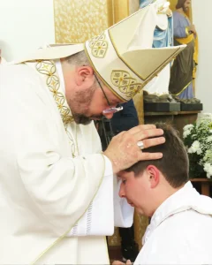 Padre Fernando Kozoris é ordenado em Rio da Prata em Rio do Campo