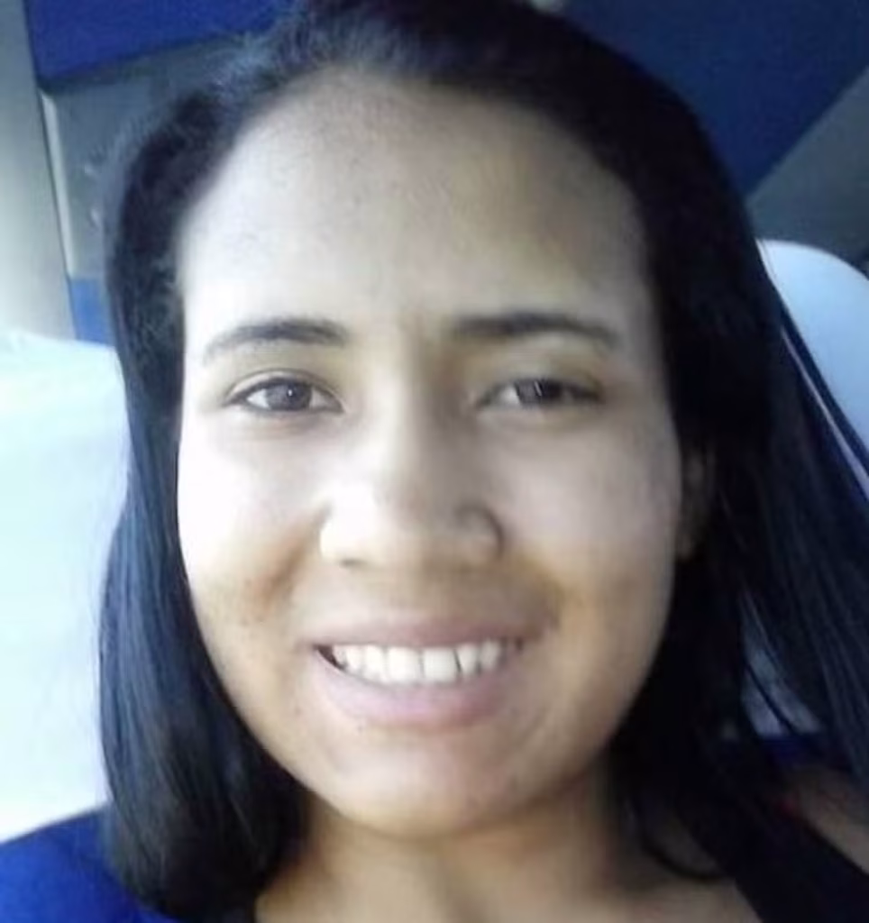 Suspeito de atear fogo em casa e matar mulher queimada, jovem de 21 anos é preso em SC