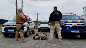Homem é preso com 25 kg de maconha na BR-101 em Imbituba