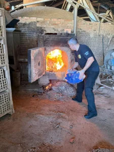 Polícia Civil incinera cerca de 400 kg de drogas apreendidas no litoral catarinense ao longo do ano