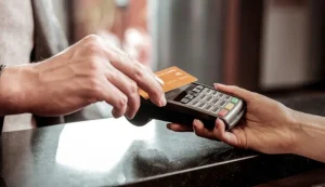 Autor de furto é preso após pagar compra utilizando cartão da vítima, em Rio do Sul