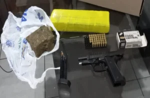 Casal é preso em Rio do Sul por tráfico de drogas, associação para o tráfico, posse ilegal de arma de fogo de calibre permitido e receptação