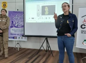 20ª DRP participa de ações do “Agosto Lilás” com o Ônibus Lilás em Imbuia, Leoberto Leal e Chapadão do Lageado