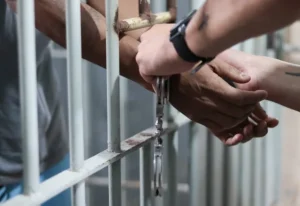 Polícia Civil prende suspeito de abusar sexualmente da enteada de 11 anos, em Gaspar