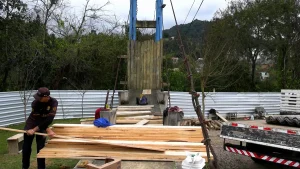 Sequência 01.00 03 55 07.quadro007