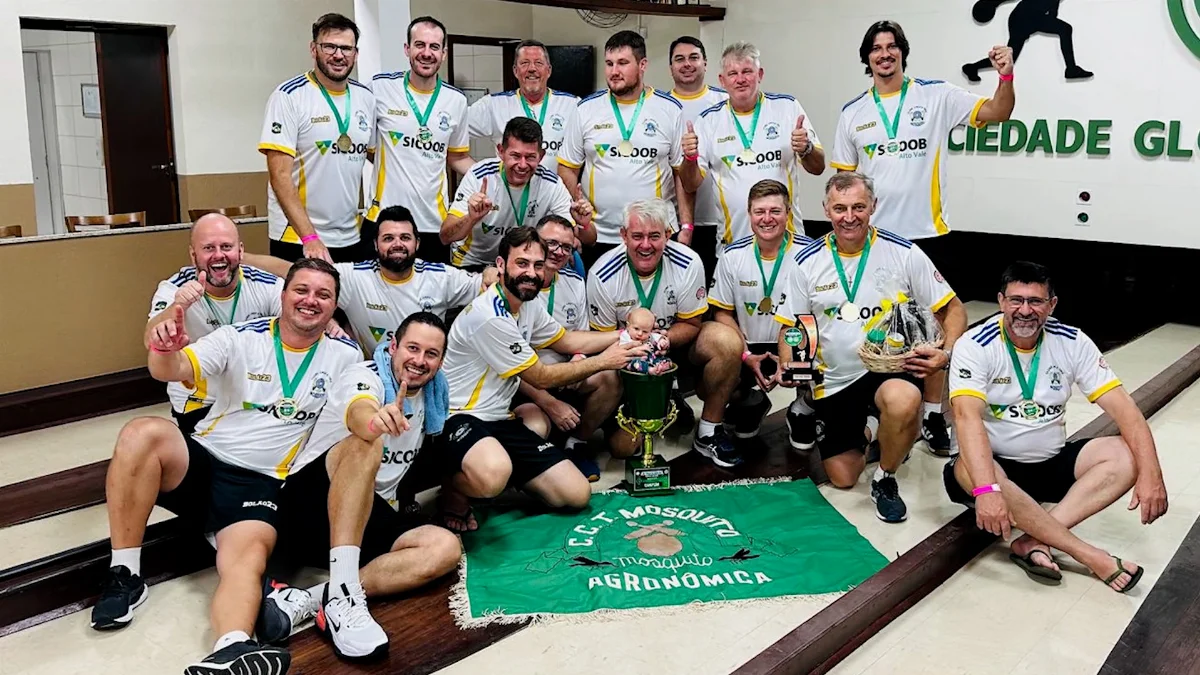Sequência 01.00 05 15 27.quadro019