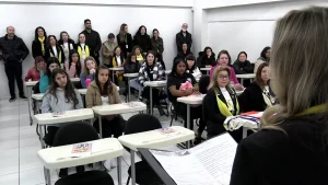 Sequência 01.00 08 40 20.quadro049