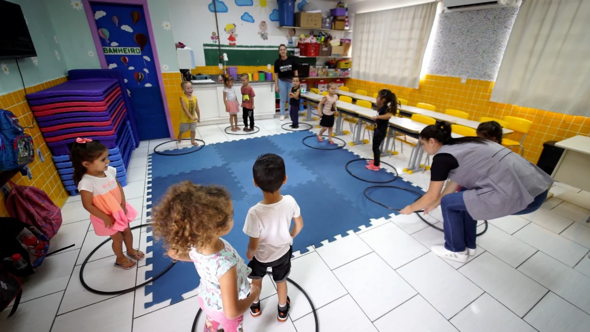 Sequência 01.00 09 50 11.quadro048