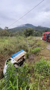 Duas pessoas ficam feridas em acidente em Rio dos Cedros