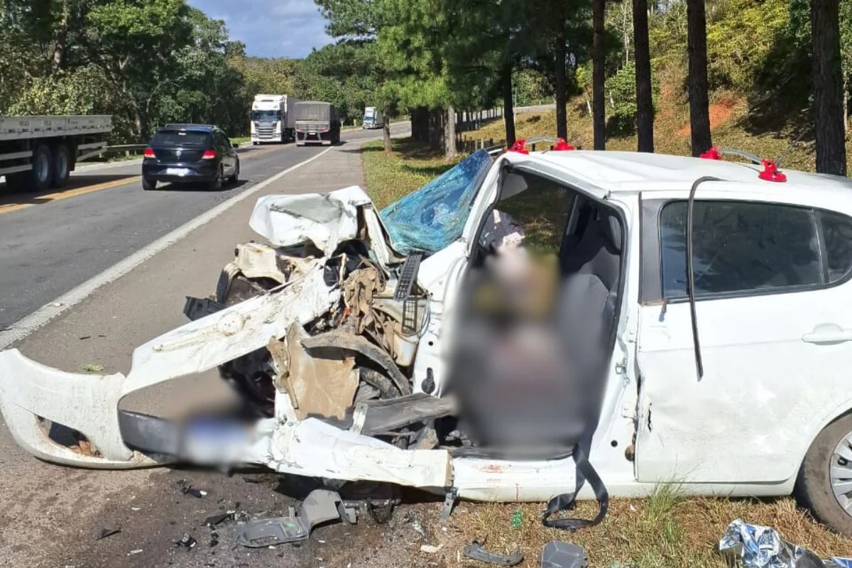 Duas pessoas morrem em acidente na BR-280, em SC; as vítimas tinham 72 e 30 anos de idade