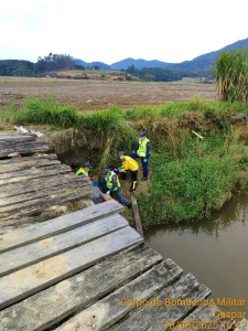 Mulher de 62 anos fica ferida ao cair de ponte no interior de Gaspar