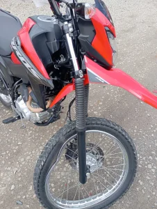 Bombeiros atendem colisão entre carro e moto na SC-340, em Presidente Getúlio