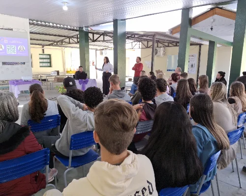 Projeto 'Maria e o Crush Perfeito' alcança cerca de mil alunos em quatro municípios do Alto Vale