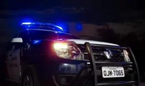 Homem agride ex-companheira e irmã com cabo de vassoura e é preso em flagrante em Rio do Sul