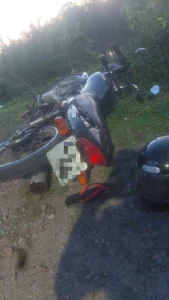 Após tentativa de fuga com moto, e depois a pé, adolescente é conduzido a delegacia em Rio do Sul