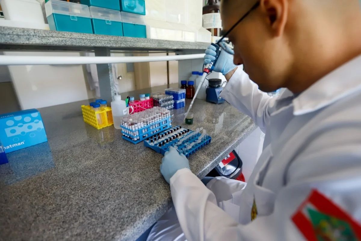 Substâncias inéditas identificadas pela Polícia Científica de SC entram na lista de drogas proibidas da Anvisa