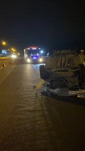 Veículo capota em acidente com caminhão na BR-470, em Indaial
