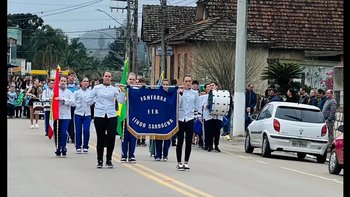 Desfiles cívicos e homenagens à Pátria tomam conta da região