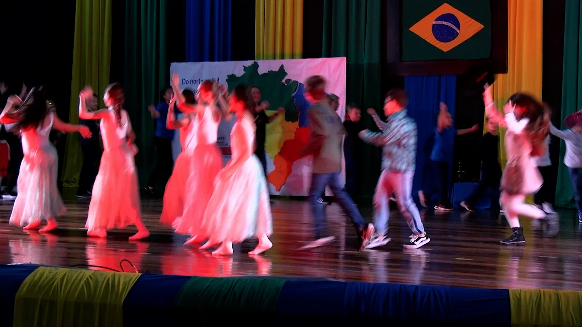 Colégio Dom Bosco promove ato cívico dos 203 anos da Independência