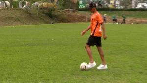 DVD foi primeiro jogador formado na base a marcar pelo profissional