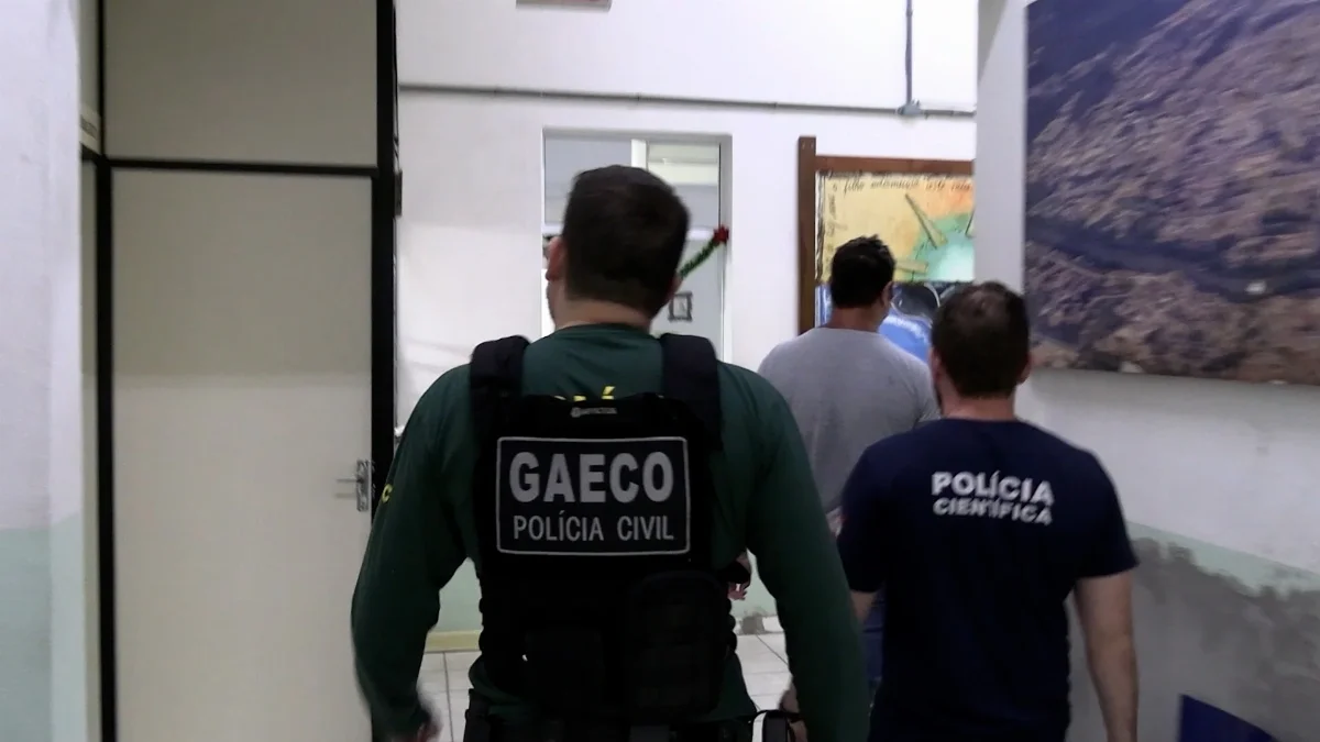 Ministério Público denuncia médico, ex-secretárias e outras pessoas
