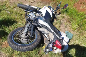Idoso de 70 anos morre após sofrer queda de moto na BR-470